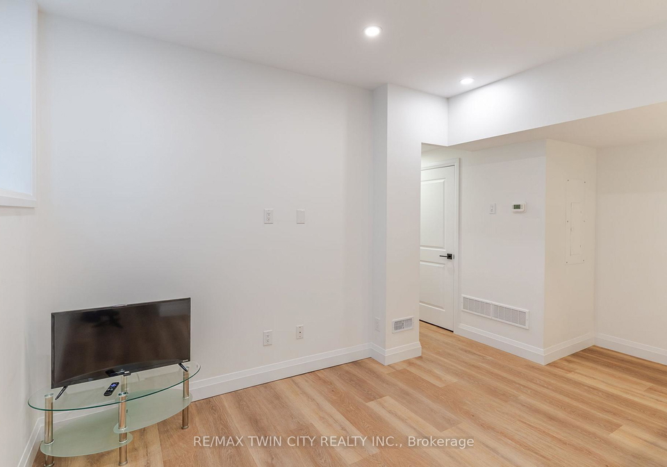 825-stirling-avenue-s-kitchener-ontario-x13706882