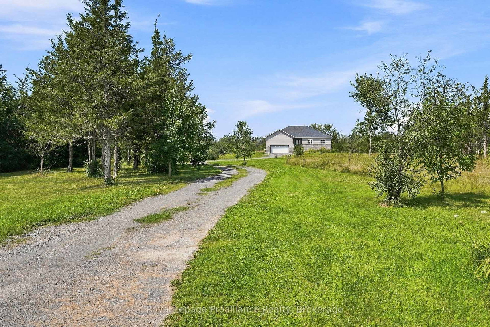 402-black-road-prince-edward-county-ontario-x13707018
