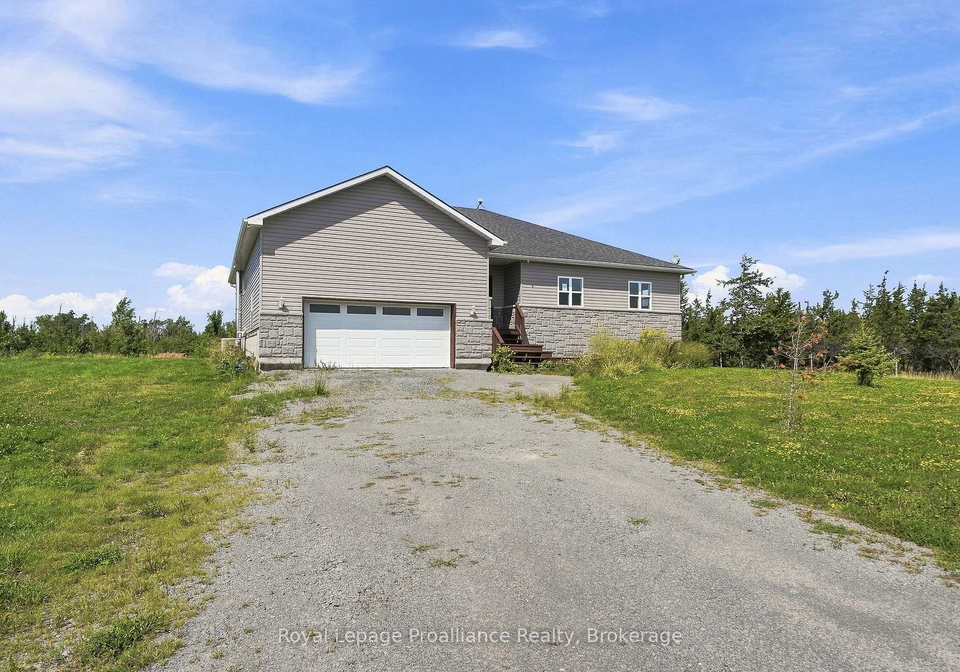 402-black-road-prince-edward-county-ontario-x13707018