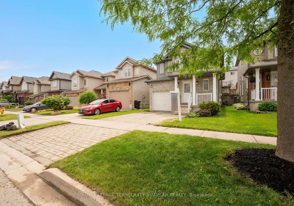 111-parkvale-drive-kitchener-ontario-x13707206