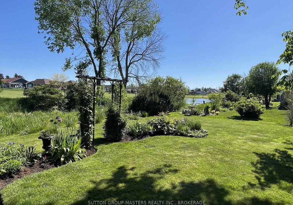 24-glenora-drive-loyalist-ontario-x13707242
