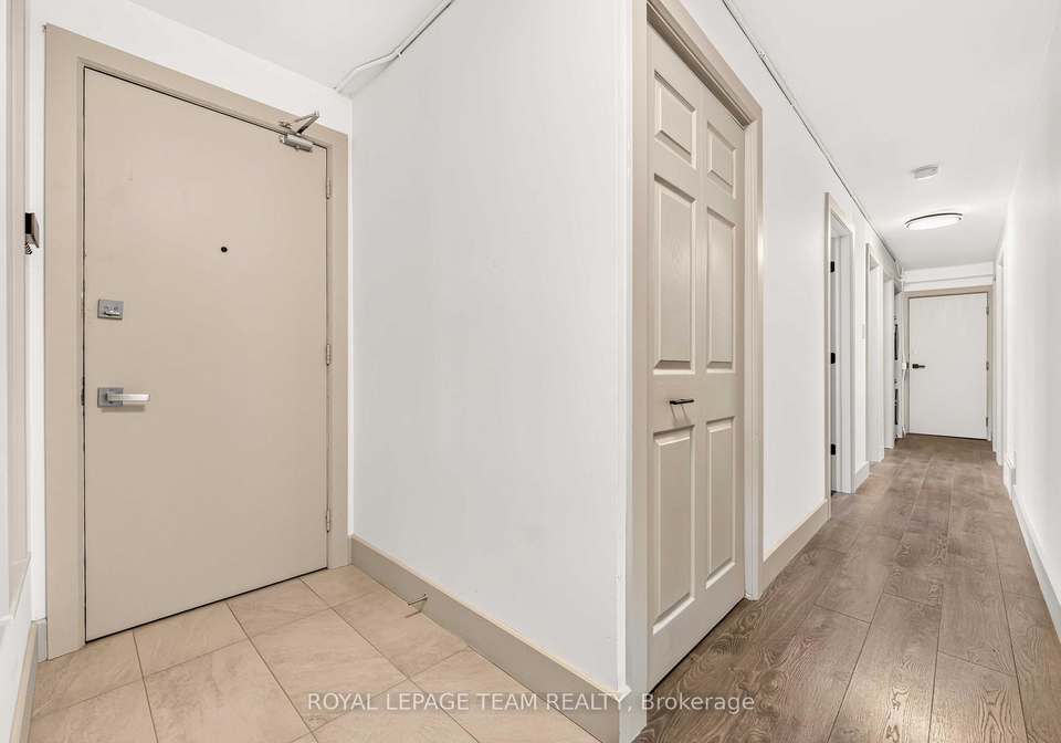 204-donald-street-ottawa-ontario-x13707300