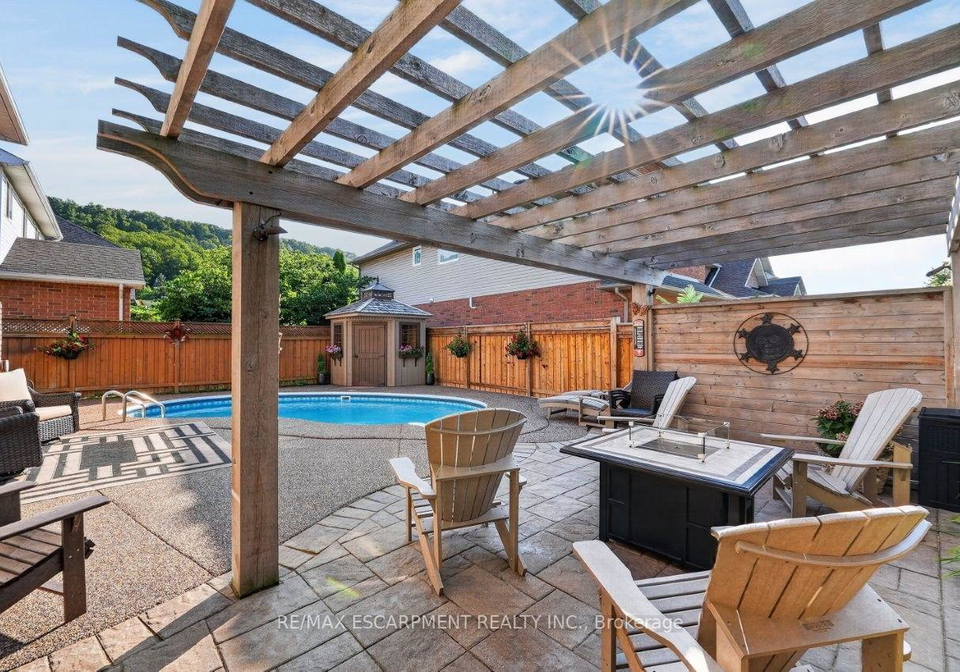 37-hickory-crescent-grimsby-ontario-x13707520