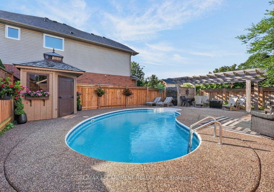37-hickory-crescent-grimsby-ontario-x13707520