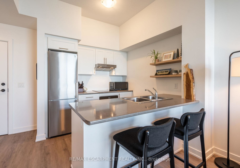 600-north-service-road-hamilton-ontario-x13707590