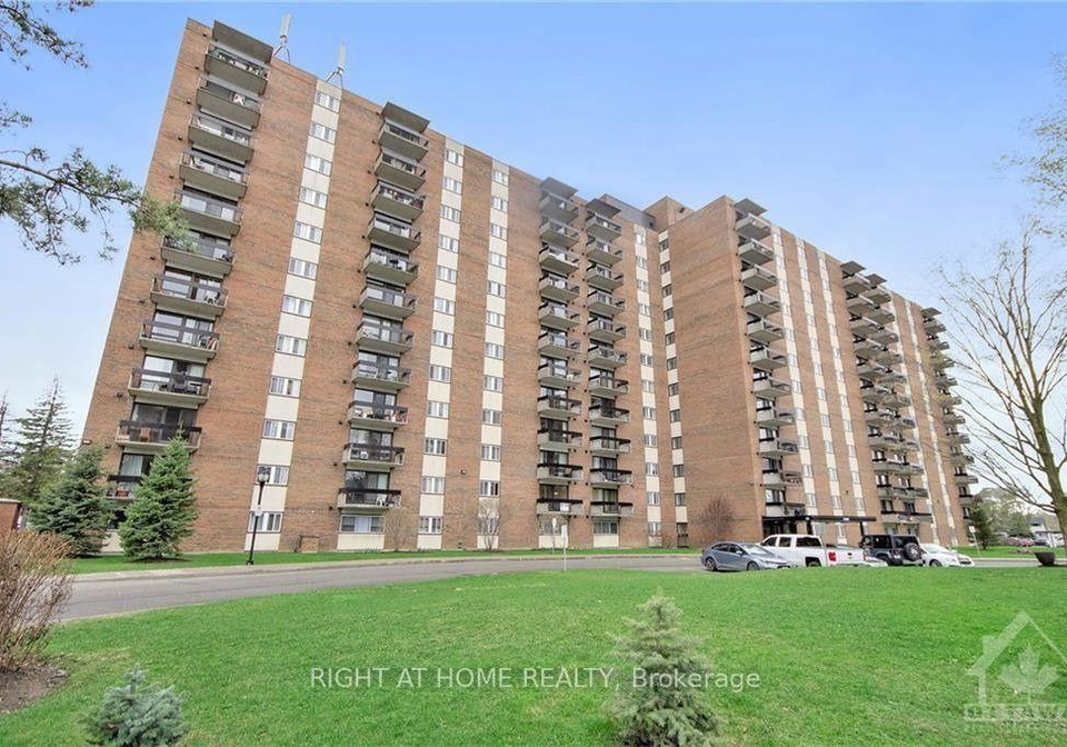 1505-baseline-road-ottawa-ontario-x13707652