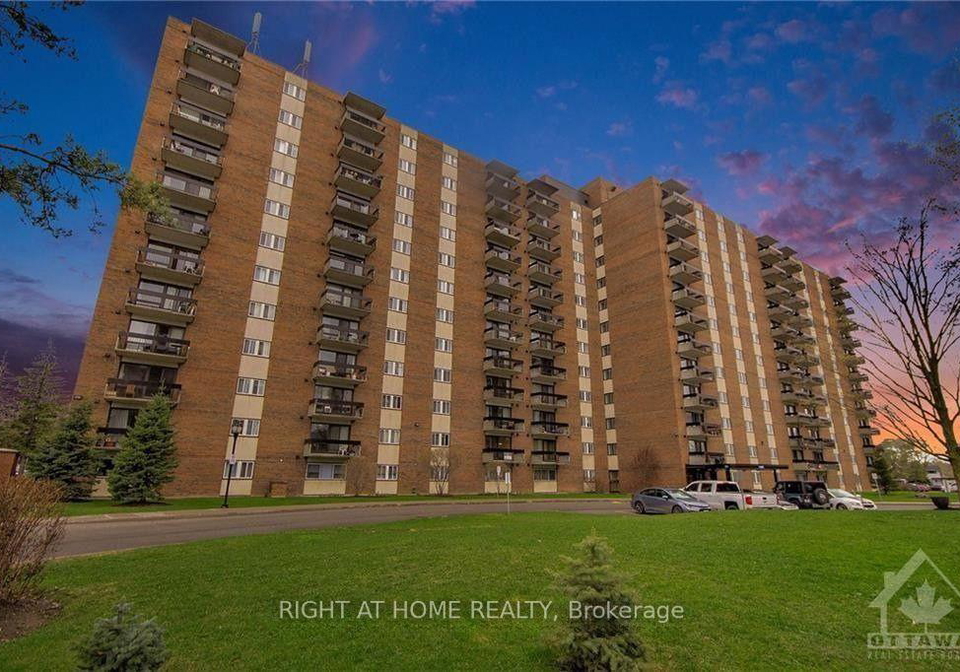 1505-baseline-road-ottawa-ontario-x13707652