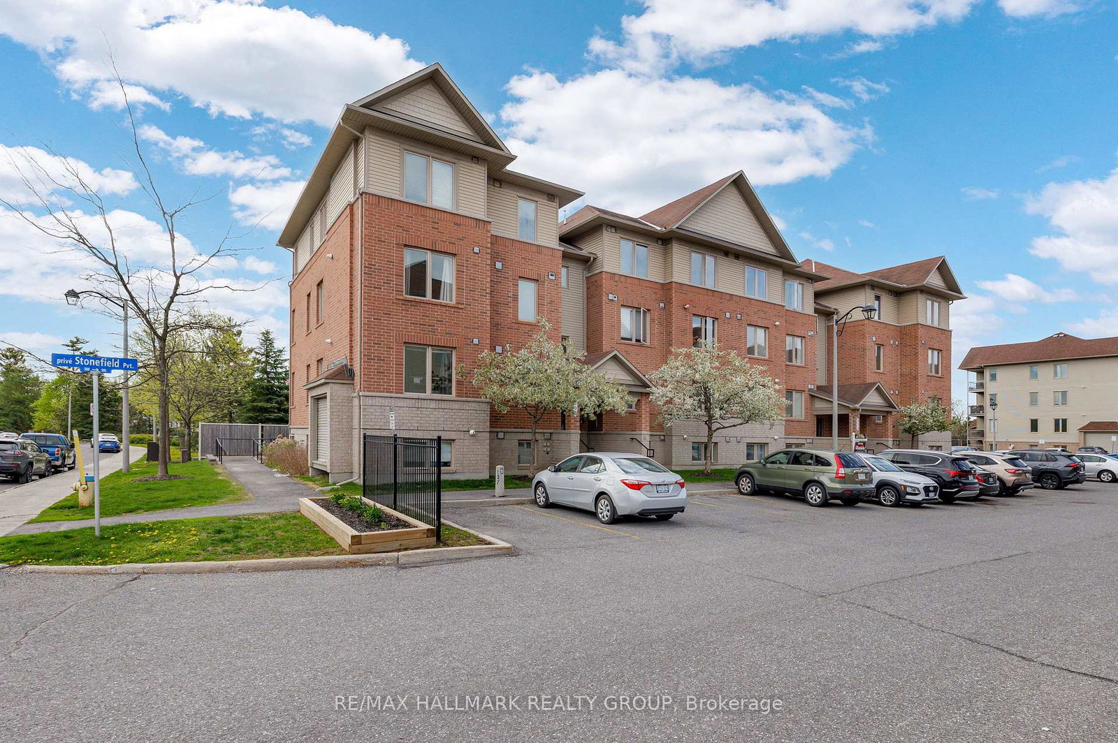 500-stonefield-private-ottawa-ontario-x13707712