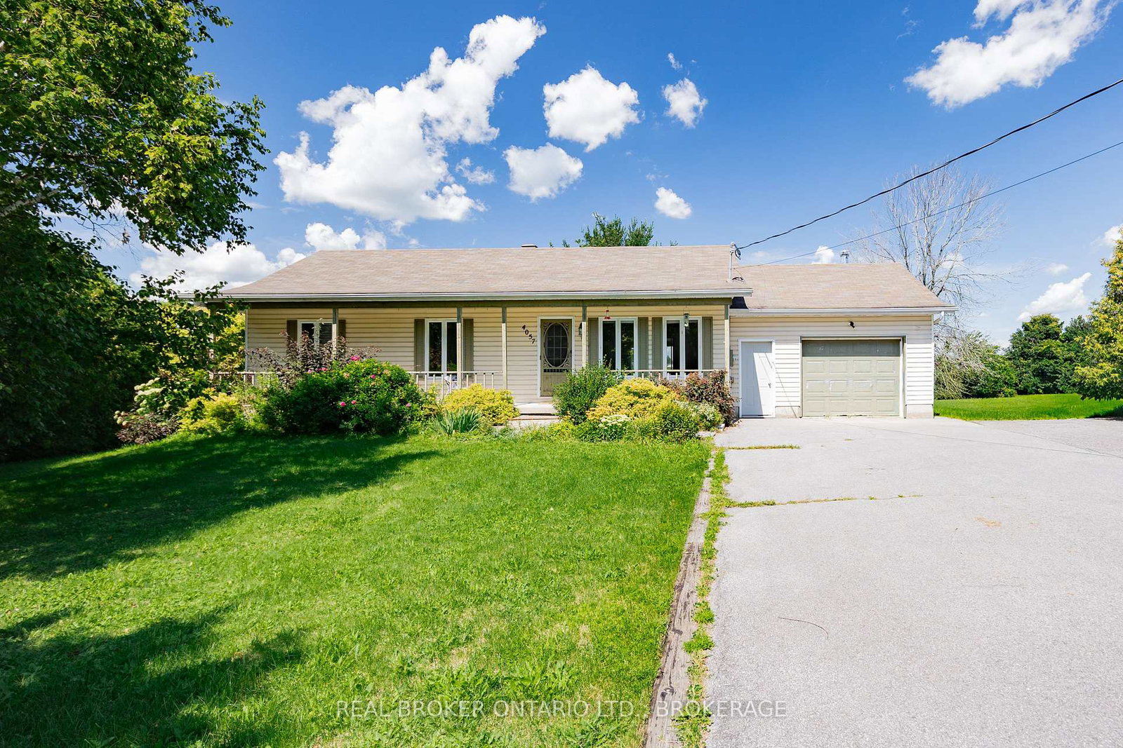 4057-lefebvre-street-south-glengarry-ontario-x13708004
