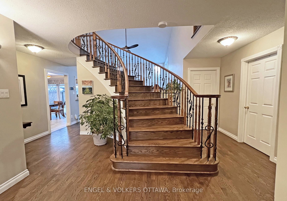 736-hauteview-crescent-ottawa-ontario-x13708168