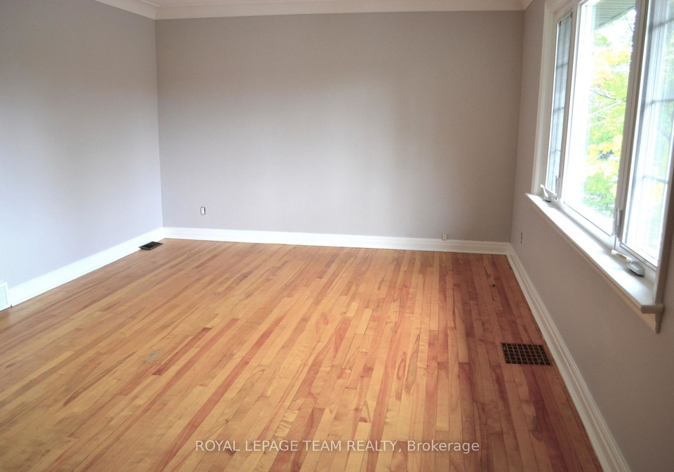 516-athlone-avenue-ottawa-ontario-x13708200