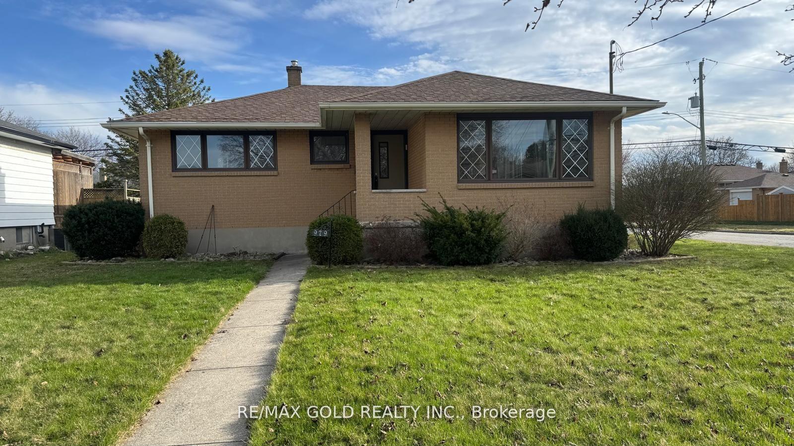 979-wellington-street-sarnia-ontario-x13708380