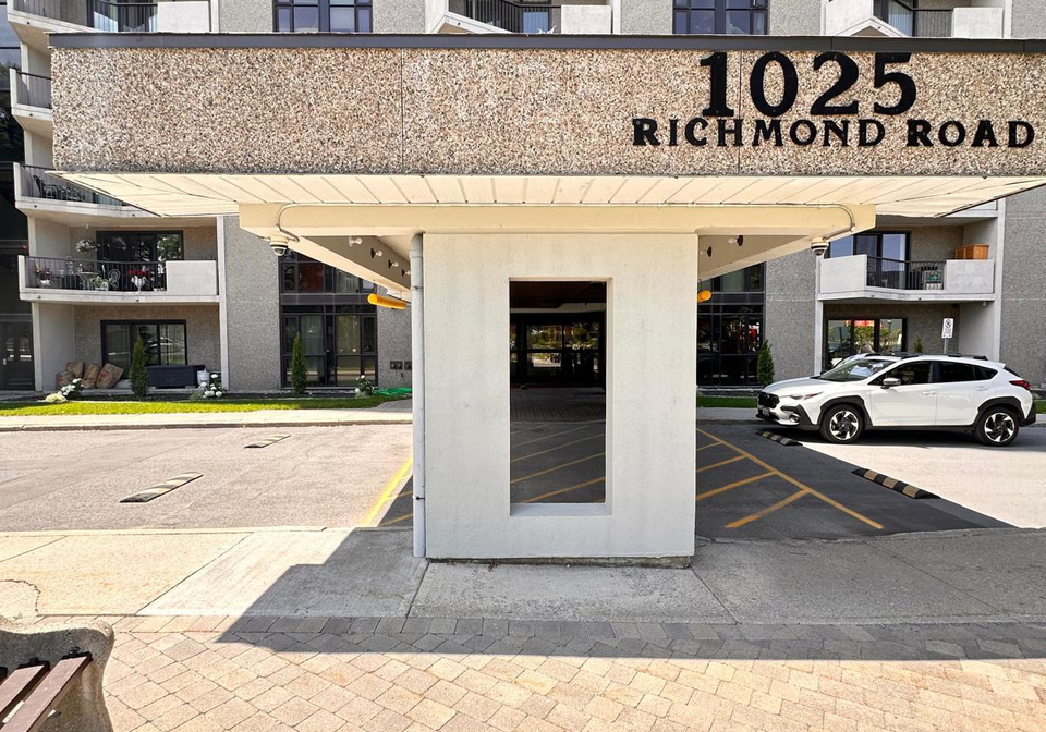 1025-richmond-road-ottawa-ontario-x13708810