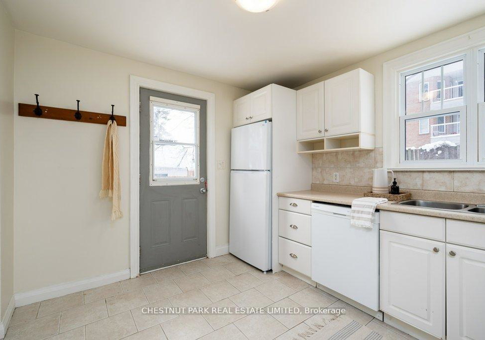 31-33-washburn-street-prince-edward-county-ontario-x13709246
