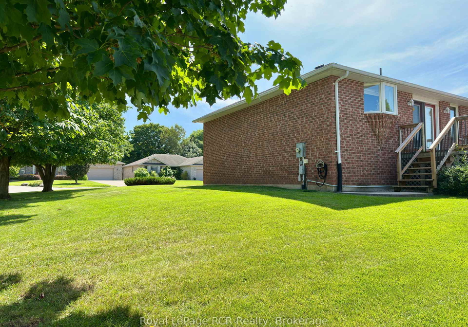 238-4th-street-crescent-hanover-ontario-x13709316