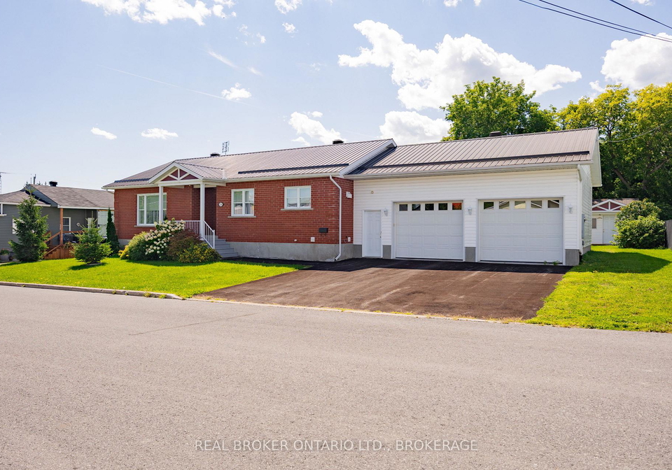 238-bishop-street-s-north-glengarry-ontario-x13709402