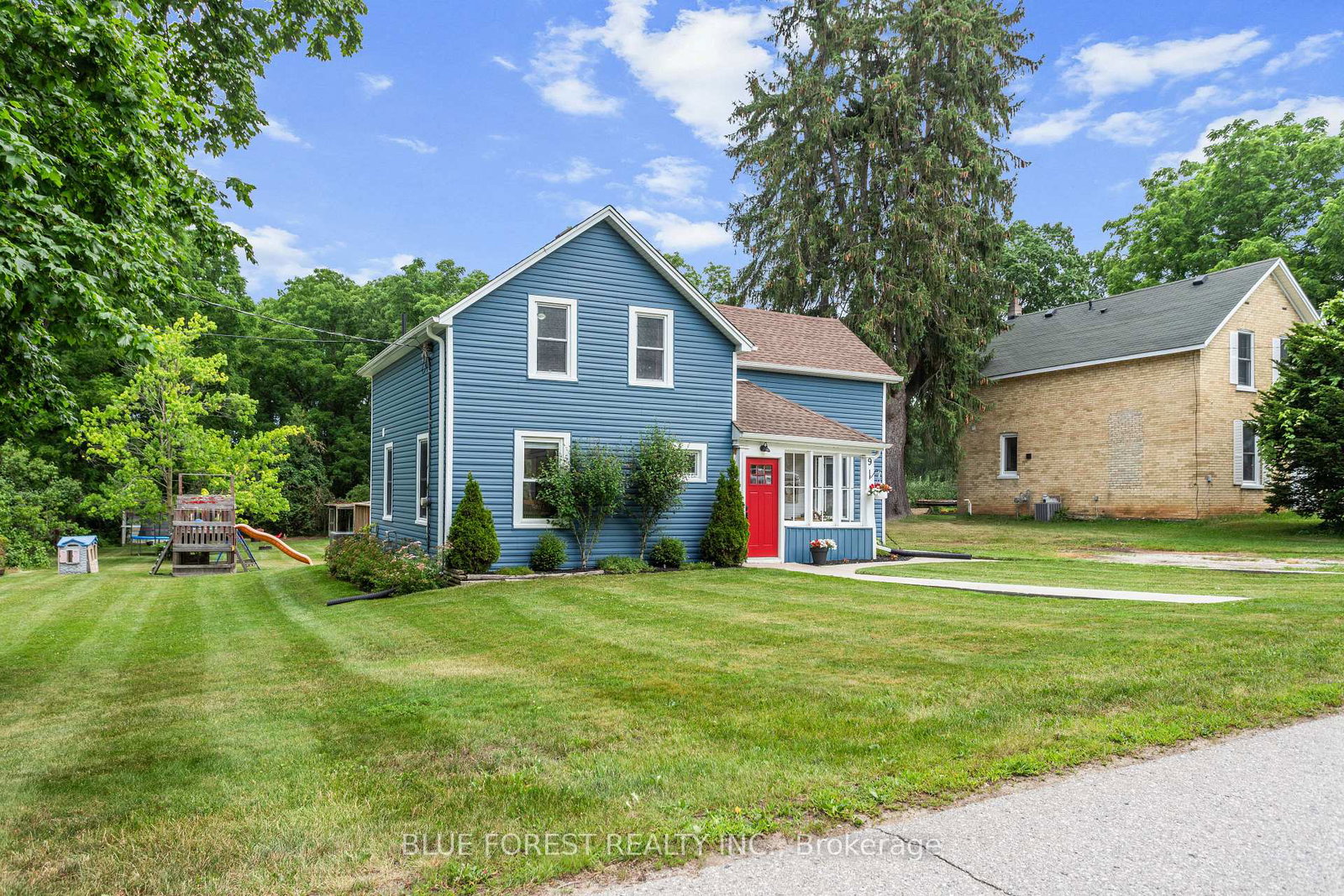 9-union-street-e-lambton-shores-ontario-x13709412
