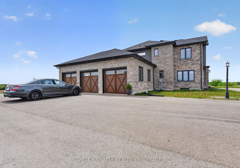 9507-charlton-drive-middlesex-centre-ontario-x13709808