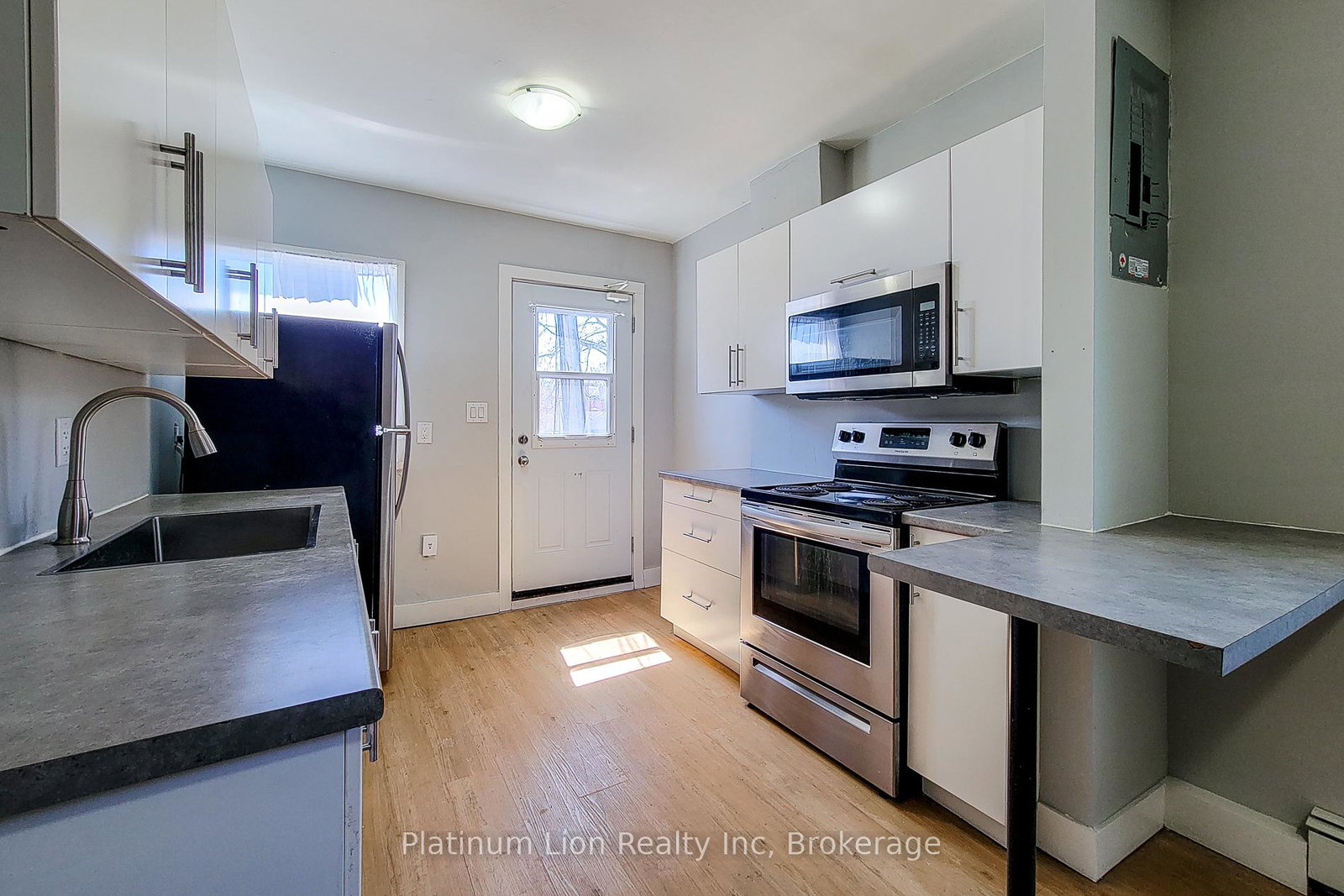 304-barton-street-e-hamilton-ontario-x13709812