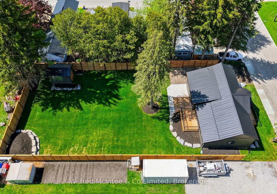 550-wellington-street-minto-ontario-x13710196