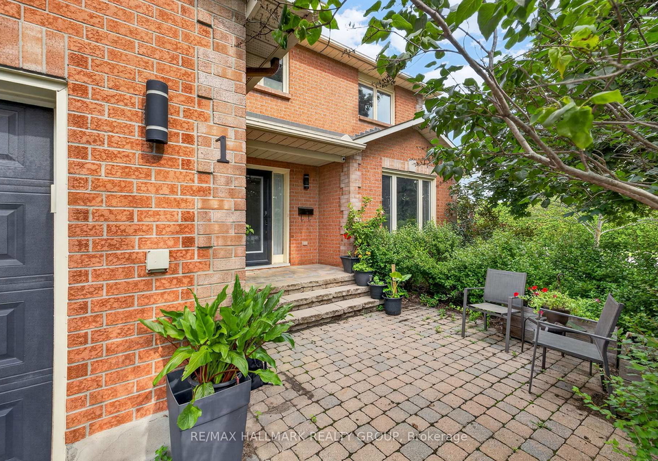 1-hedgerow-lane-ottawa-ontario-x13710376