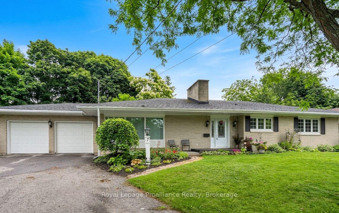 7-eastwood-park-drive-belleville-ontario-x13710598