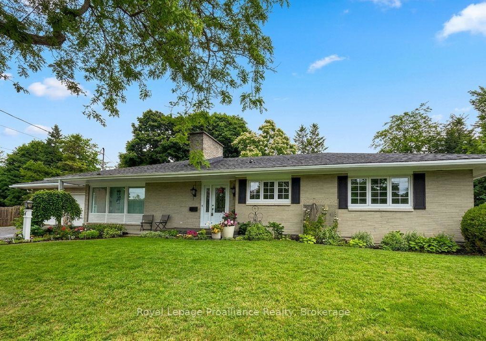 7-eastwood-park-drive-belleville-ontario-x13710598
