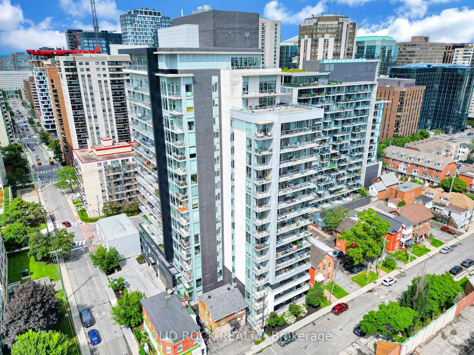 255-bay-street-ottawa-ontario-x13711084