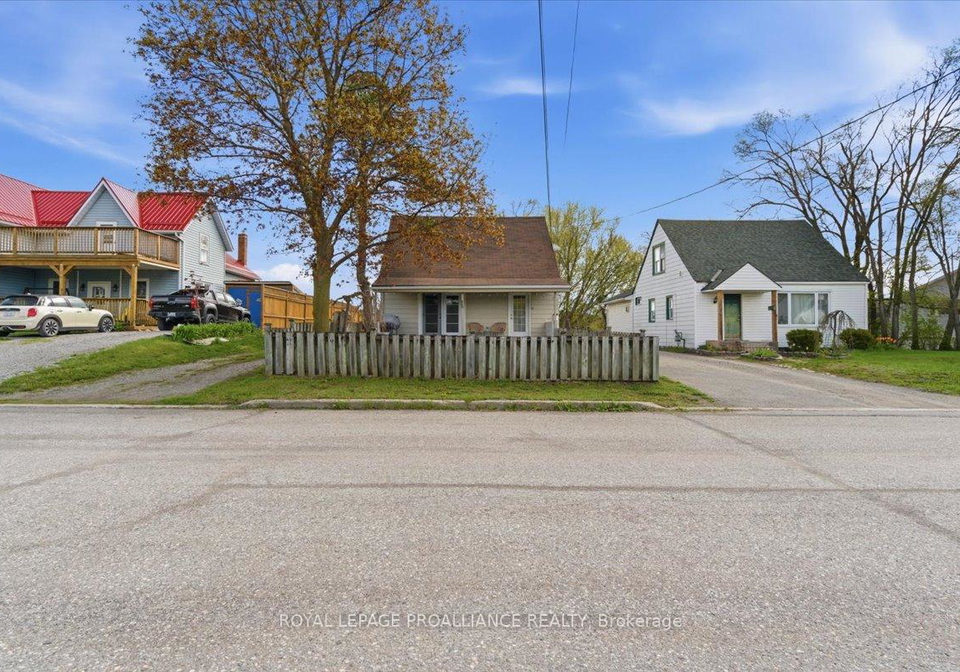 61-delaney-street-quinte-west-ontario-x13711418