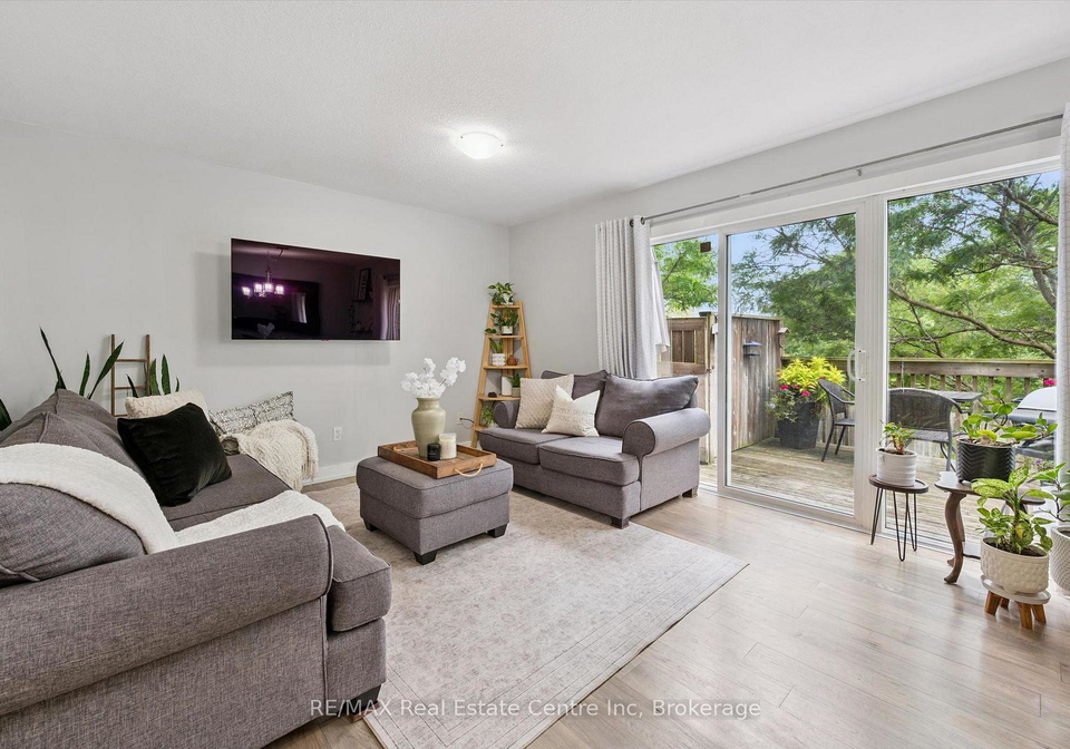 31-schroder-crescent-guelph-ontario-x13711876