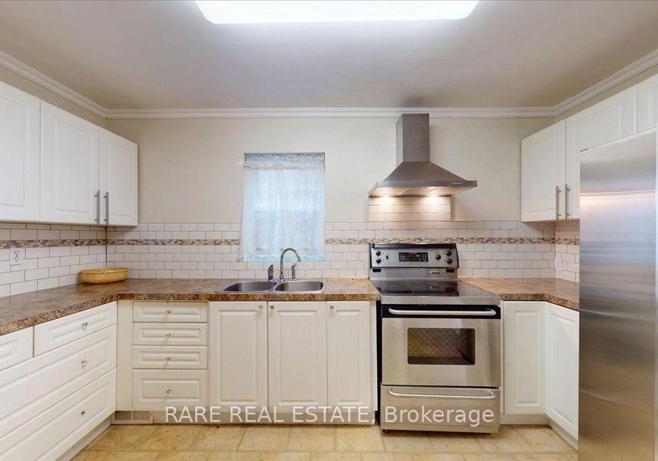 8-balsam-avenue-n-hamilton-ontario-x13712158