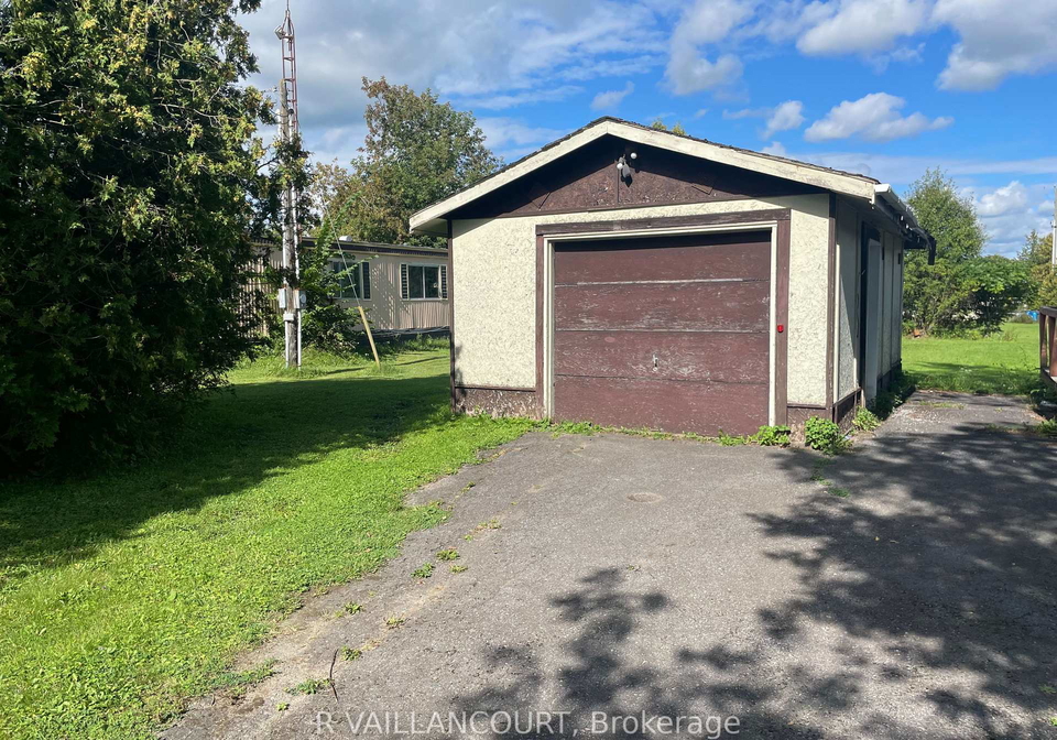 3813-s-bobby-street-s-north-glengarry-ontario-x13712174