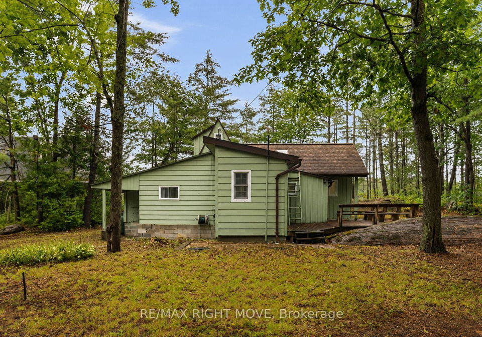 1041700-road-gravenhurst-ontario-x13712860