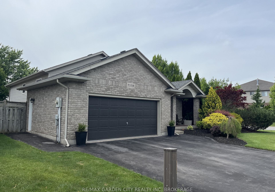 7059-parkside-road-niagara-falls-ontario-x13712882