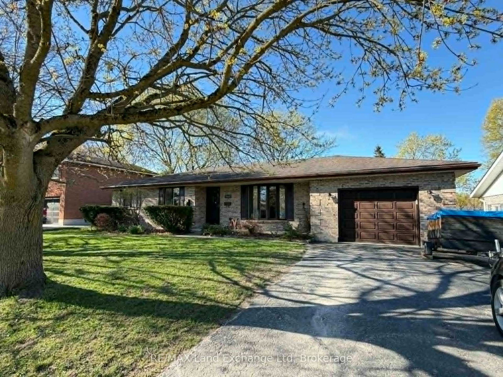 142-charles-street-north-huron-ontario-x13713008