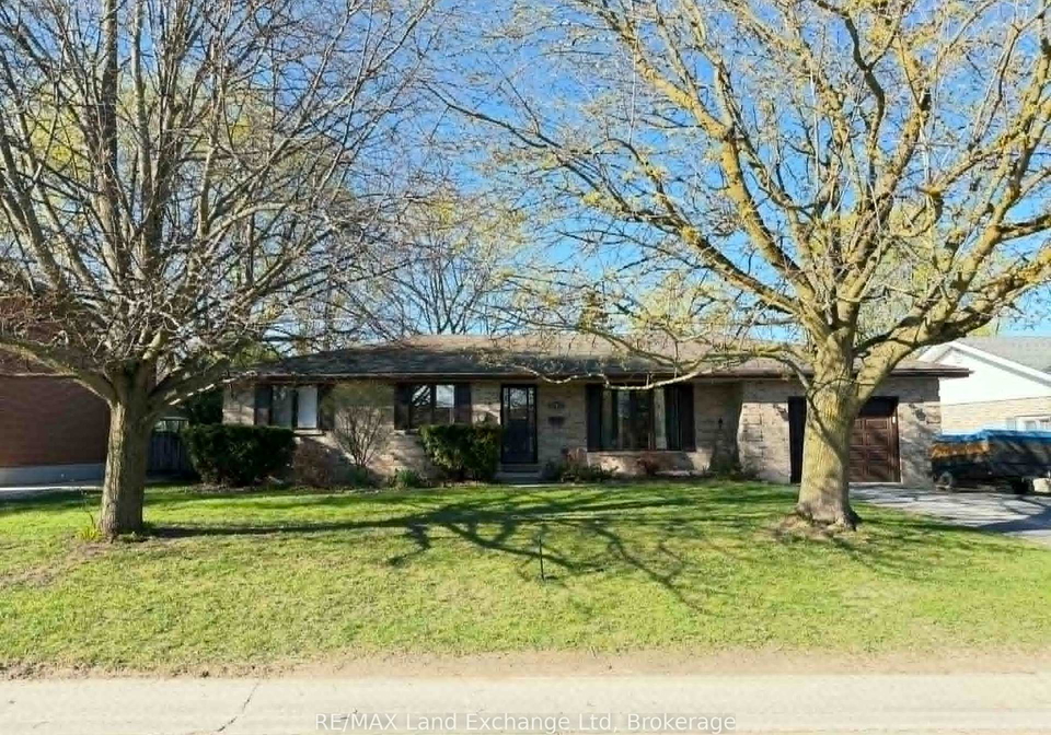 142-charles-street-north-huron-ontario-x13713008