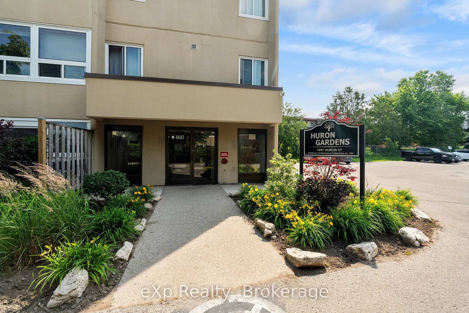 1447-huron-street-london-east-ontario-x13713070