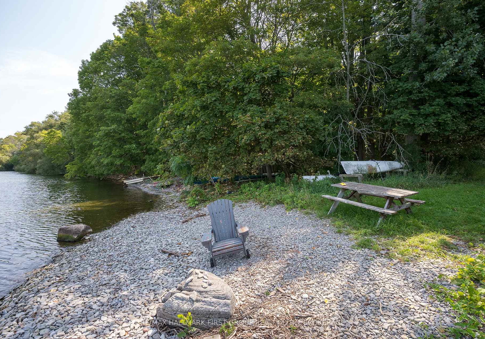 19-pc-lane-prince-edward-county-ontario-x13713142