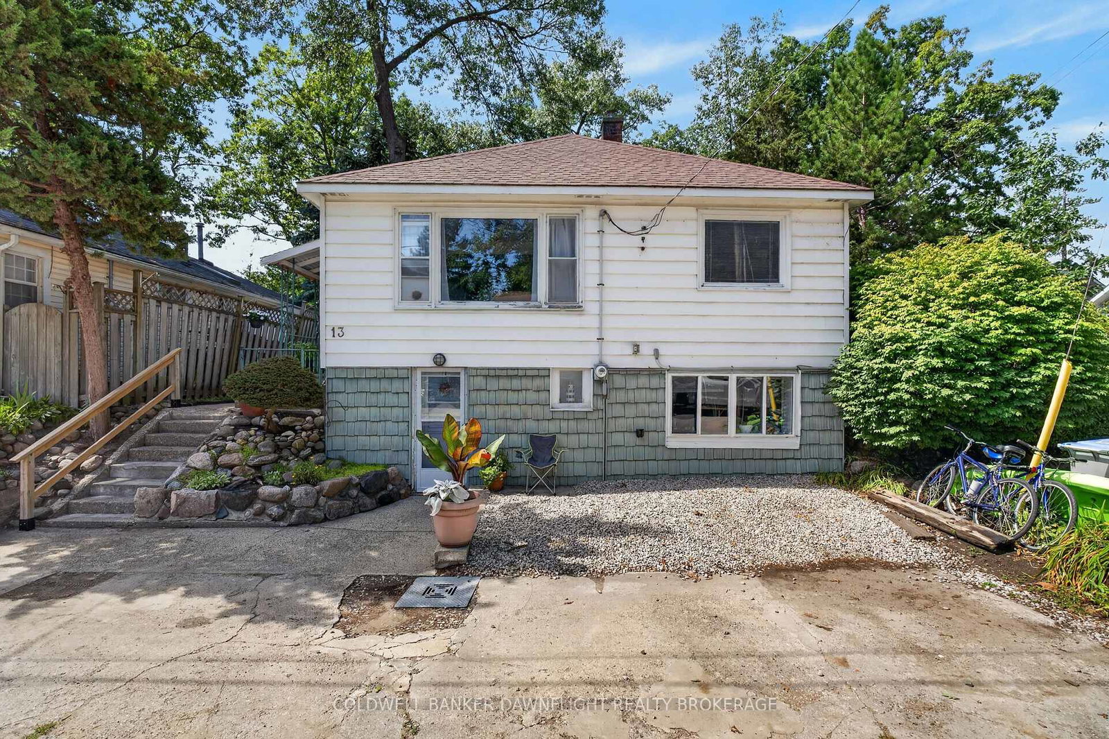 13-warwick-avenue-lambton-shores-ontario-x13713426