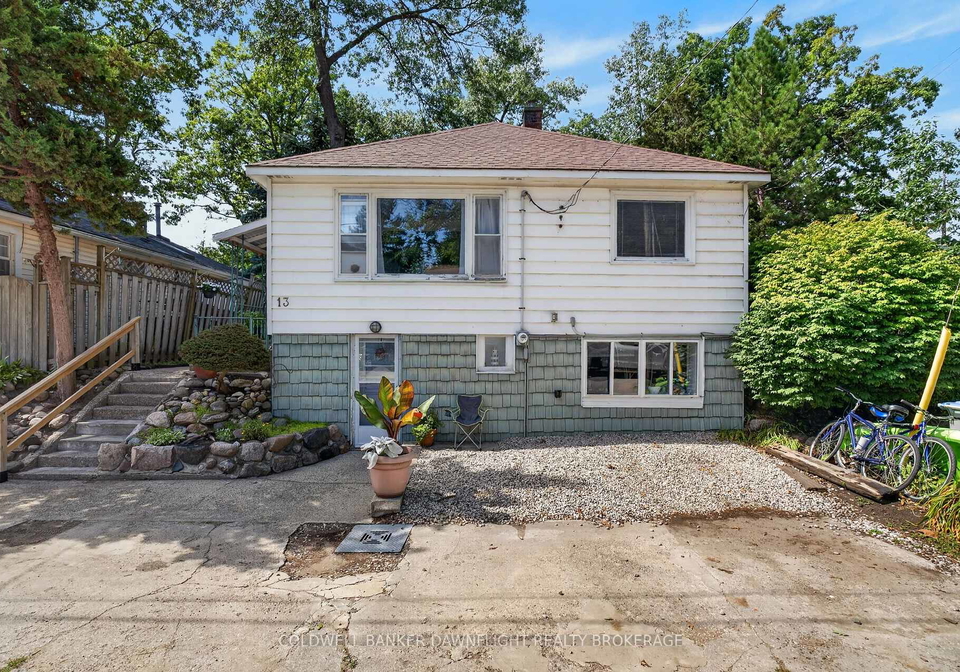 13-warwick-avenue-lambton-shores-ontario-x13713426