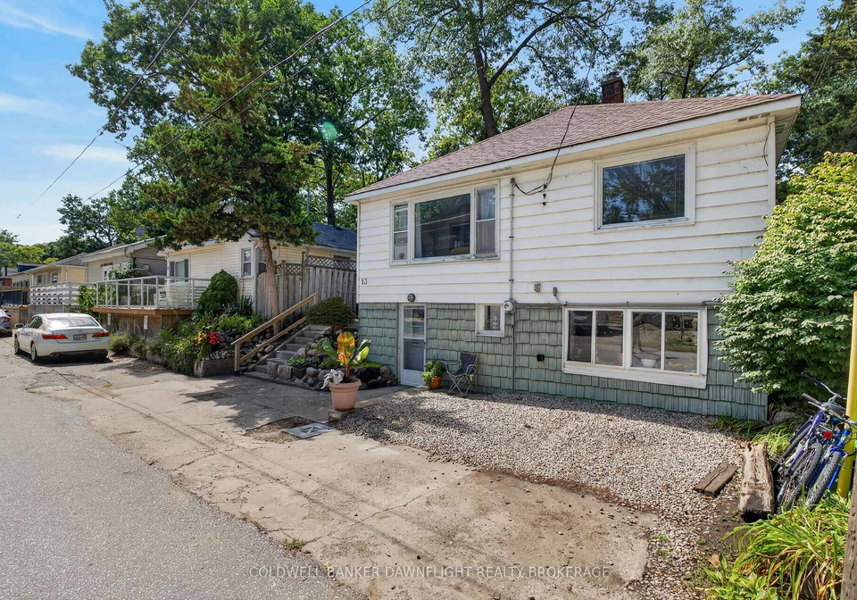 13-warwick-avenue-lambton-shores-ontario-x13713426