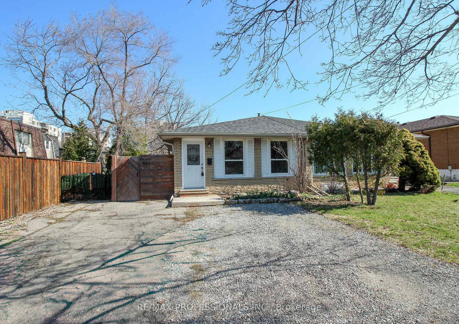 881-lawrence-road-hamilton-ontario-x13713456