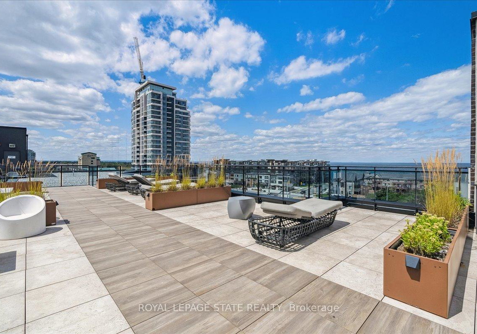 10-concord-place-grimsby-ontario-x13713564