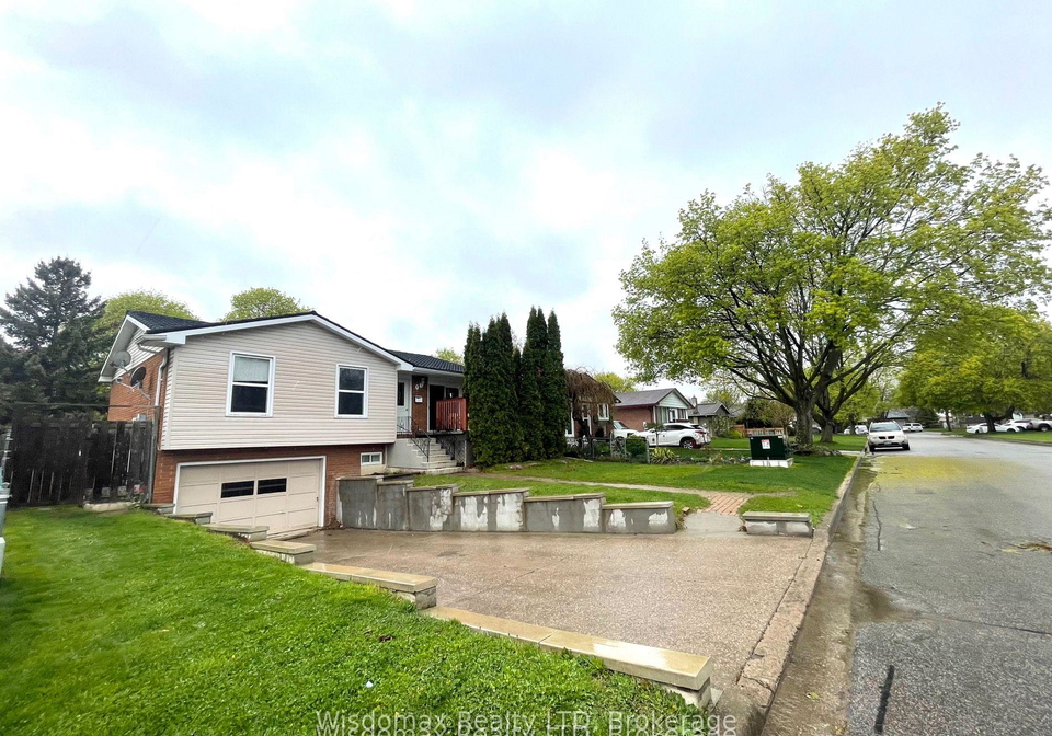 7-greenmeadow-court-st-catharines-ontario-x13713740