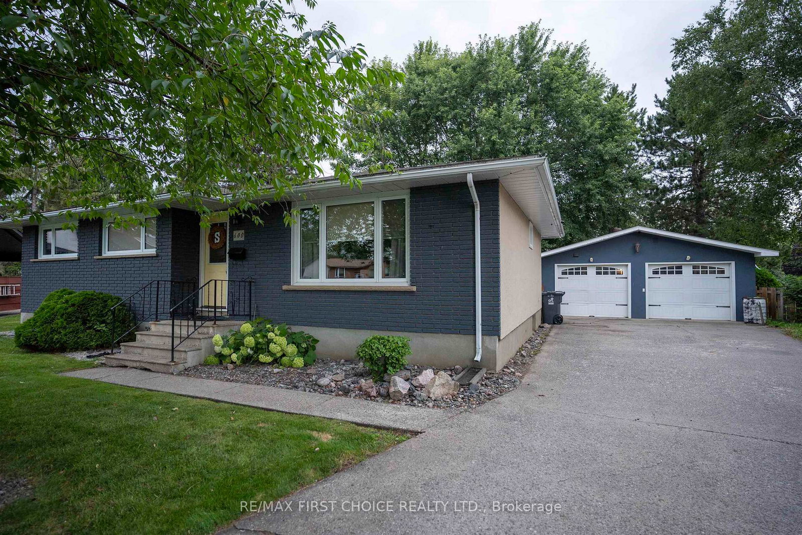 600-ashdale-place-thunder-bay-ontario-x13714142