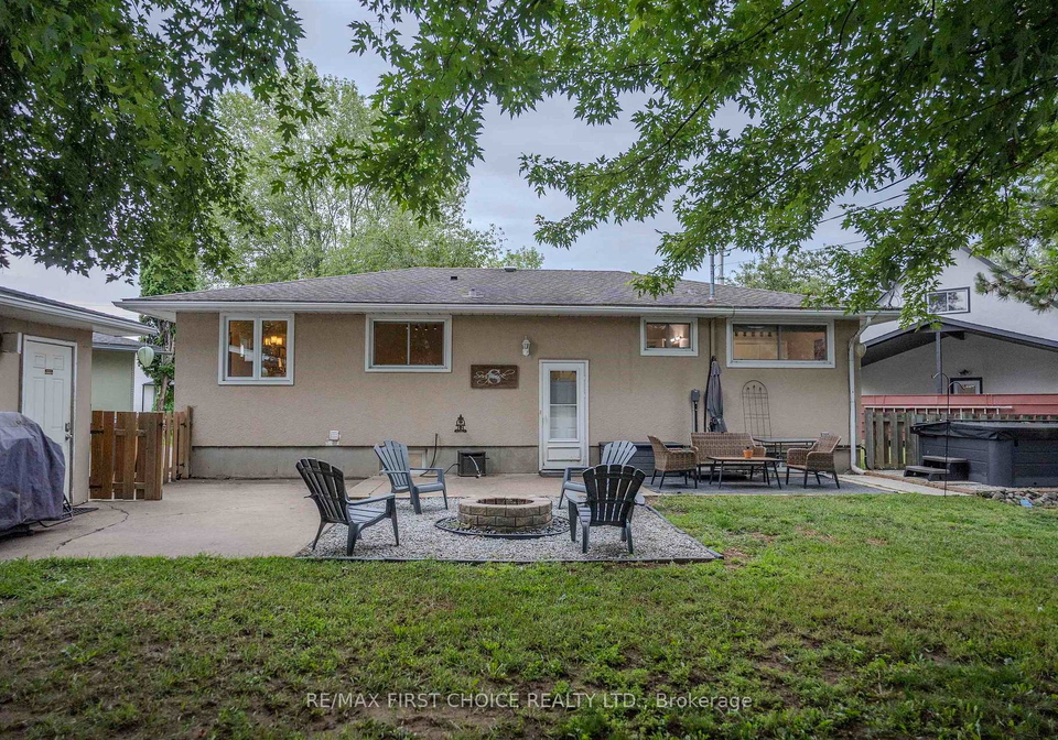600-ashdale-place-thunder-bay-ontario-x13714142