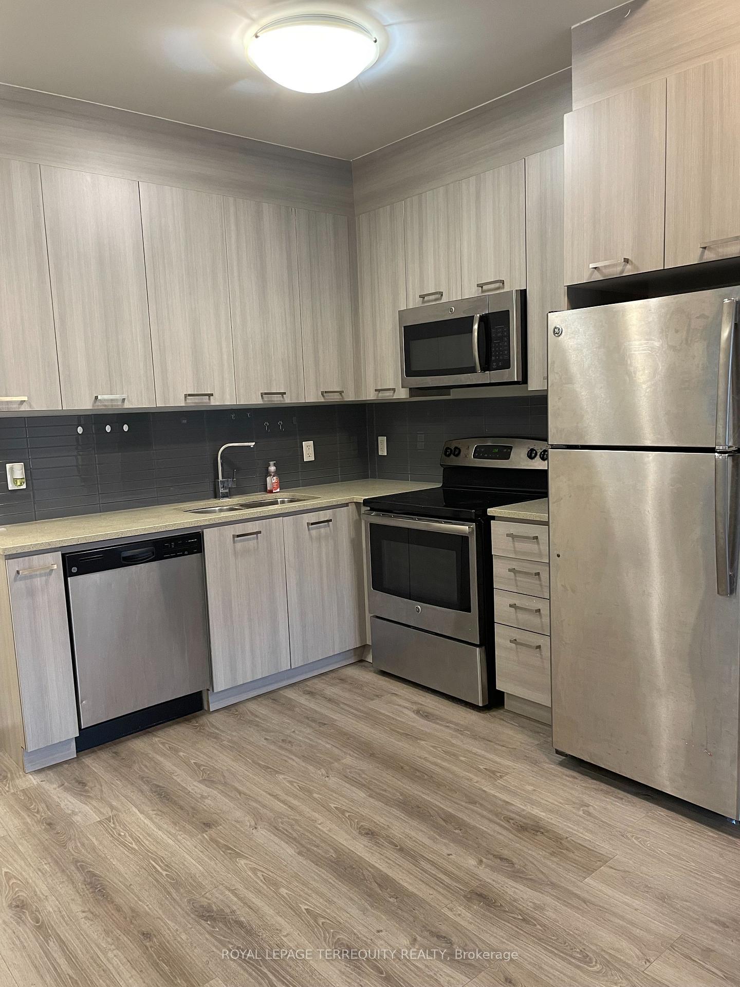 150-main-street-w-hamilton-ontario-x13714288