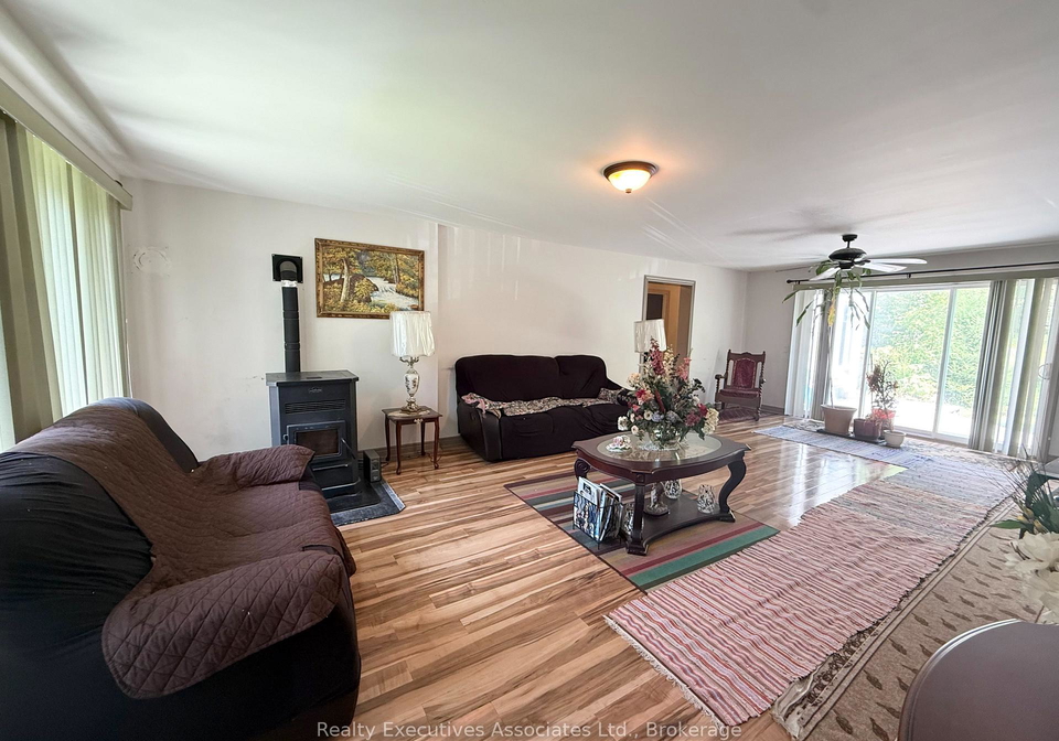 32739-28-highway-e-bancroft-ontario-x13714536