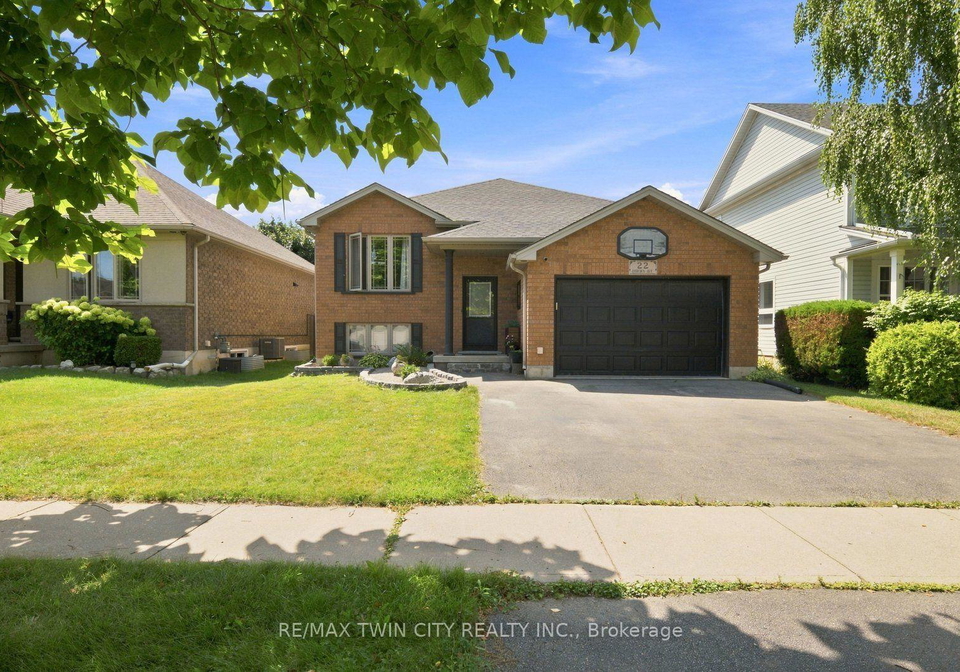 22-osborn-avenue-brantford-ontario-x13715368