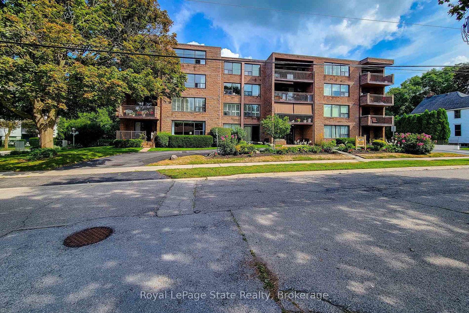 28-robinson-street-n-grimsby-ontario-x13715550